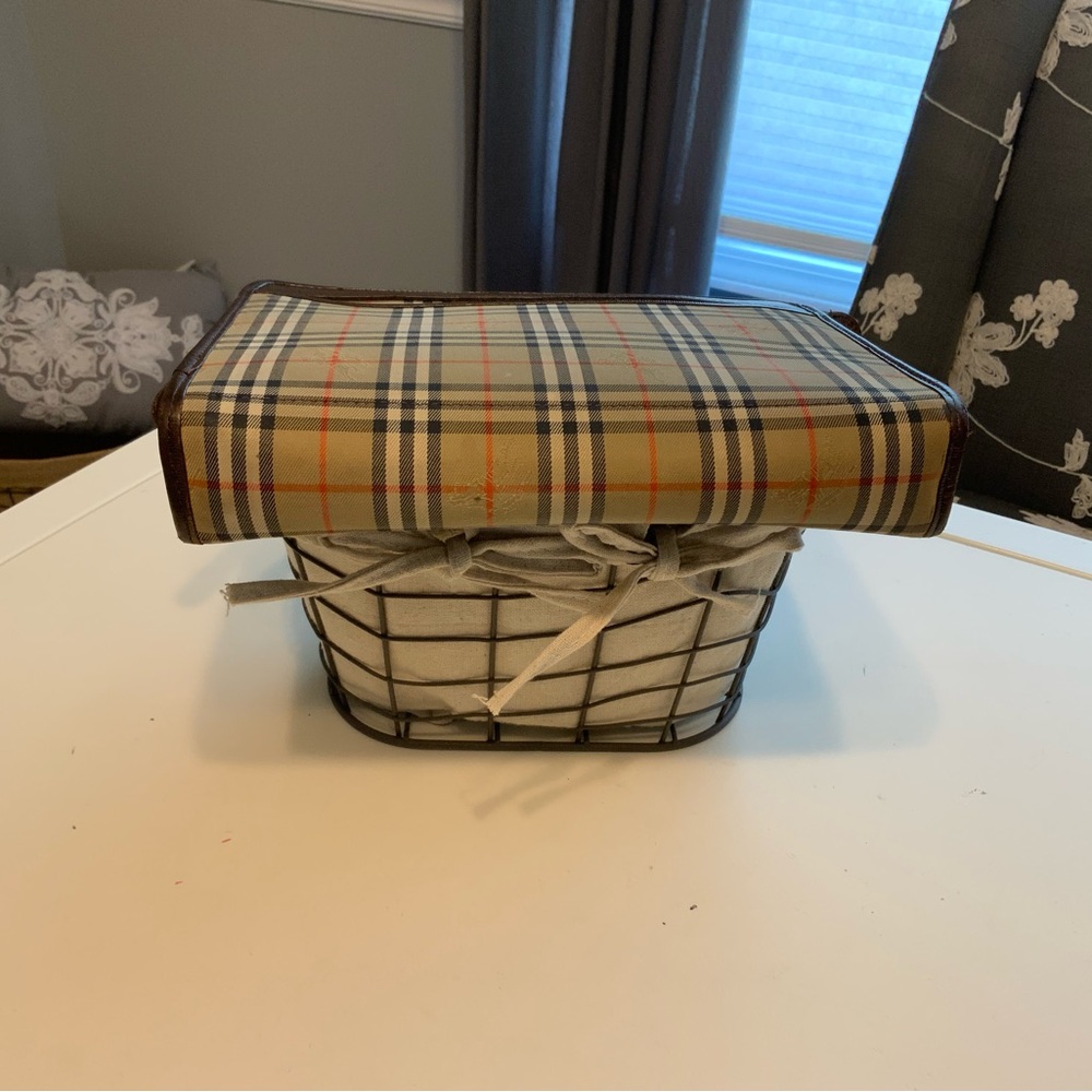 Burberry Tan Plaid Clutch Bag - Picture 3 of 11